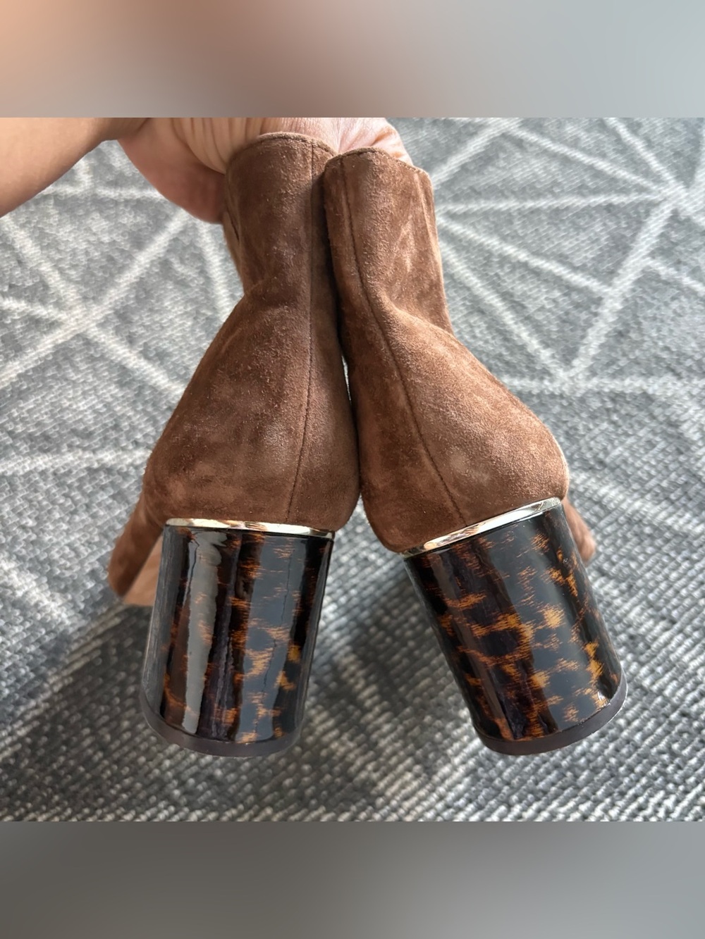Ann Taylor Eden Suede Tortoiseshell Heeled Brown Booties Size 9 - Picture 8 of 10